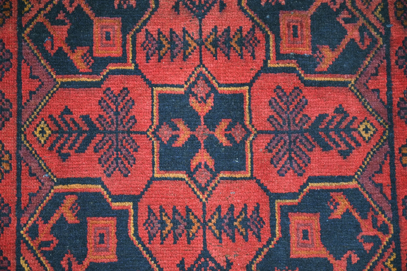 Khal Mohammadi Afghan Rug – Garnet Emblem