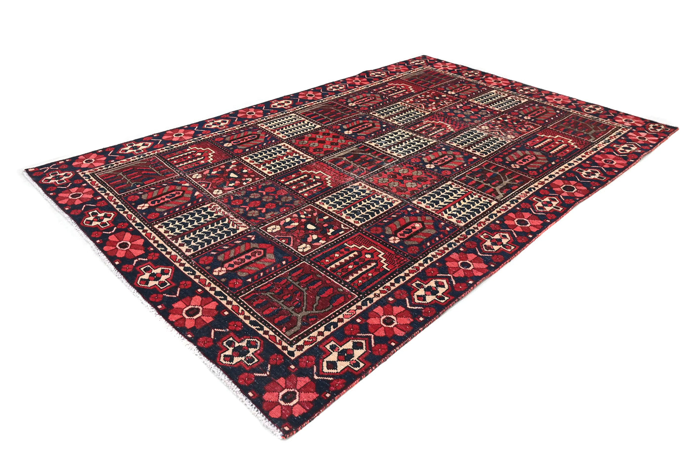 Vintage Bakhtiari Rug – Crimson Khesti