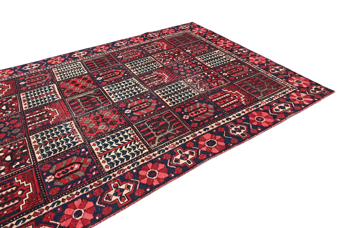 Vintage Bakhtiari Rug – Crimson Khesti