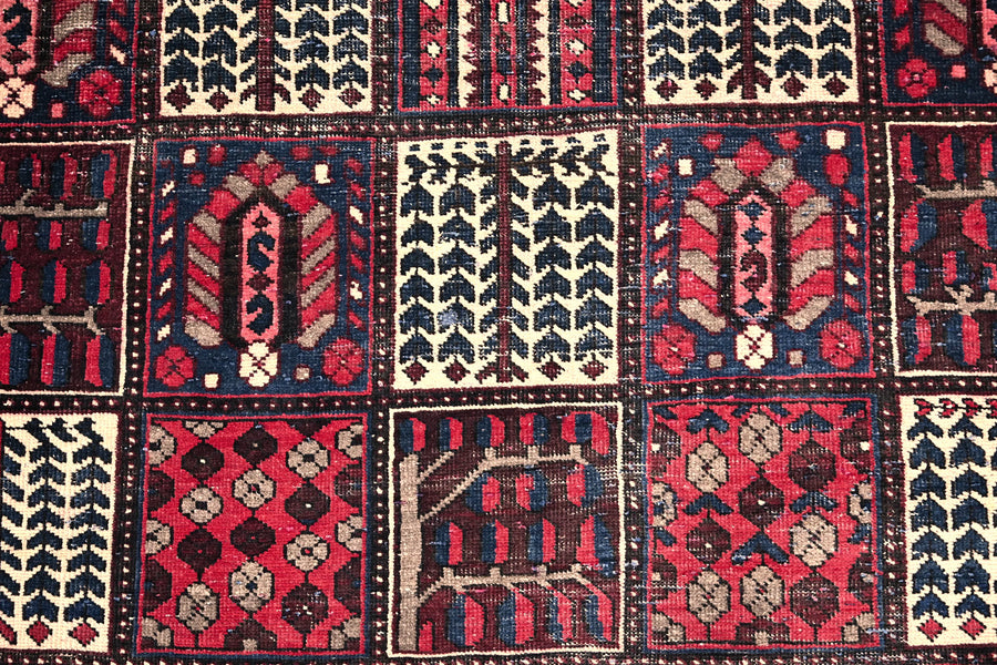 Vintage Bakhtiari Persian Rug – Crimson Khesti