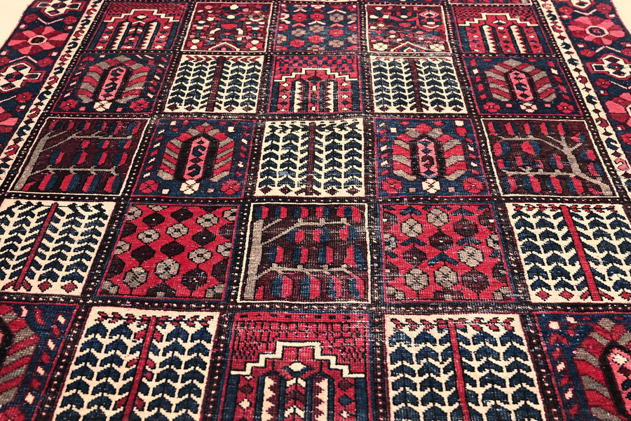 Vintage Bakhtiari Persian Rug – Crimson Khesti