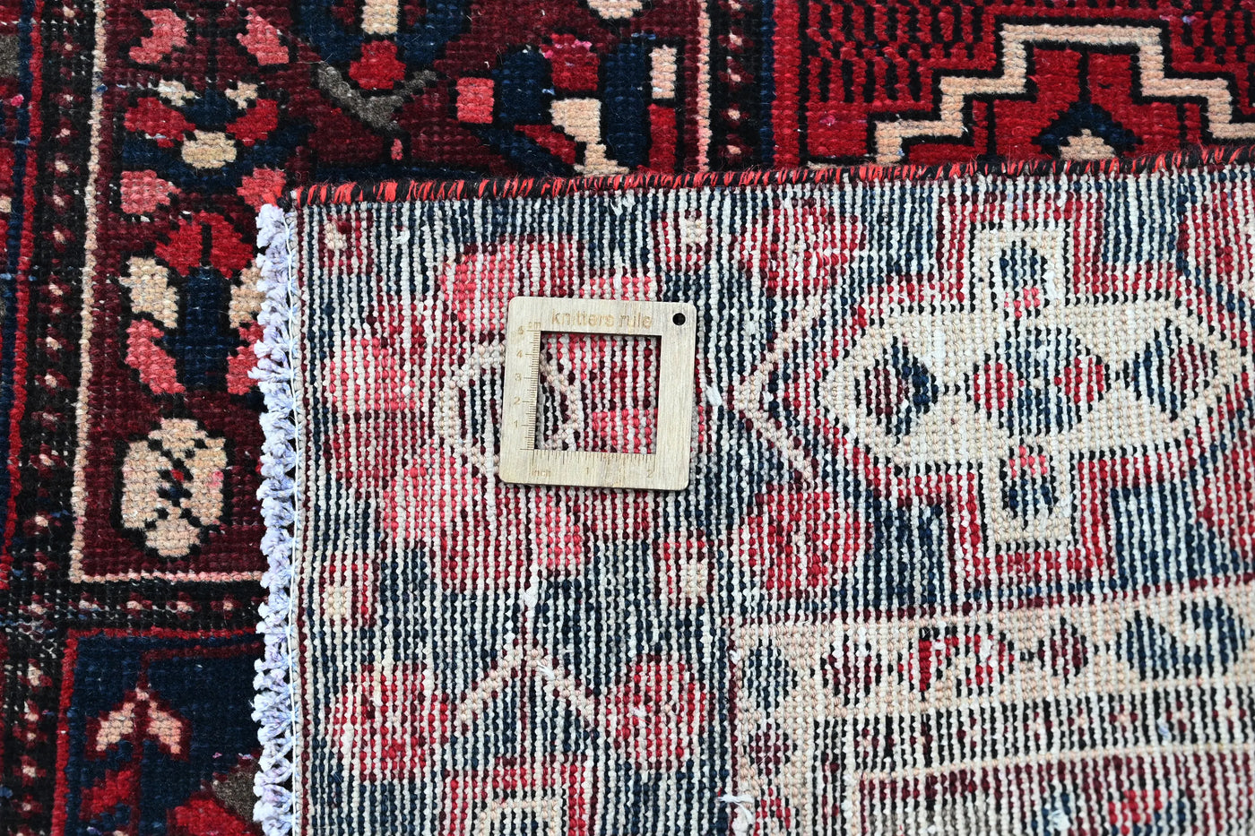 Vintage Bakhtiari Rug – Crimson Khesti