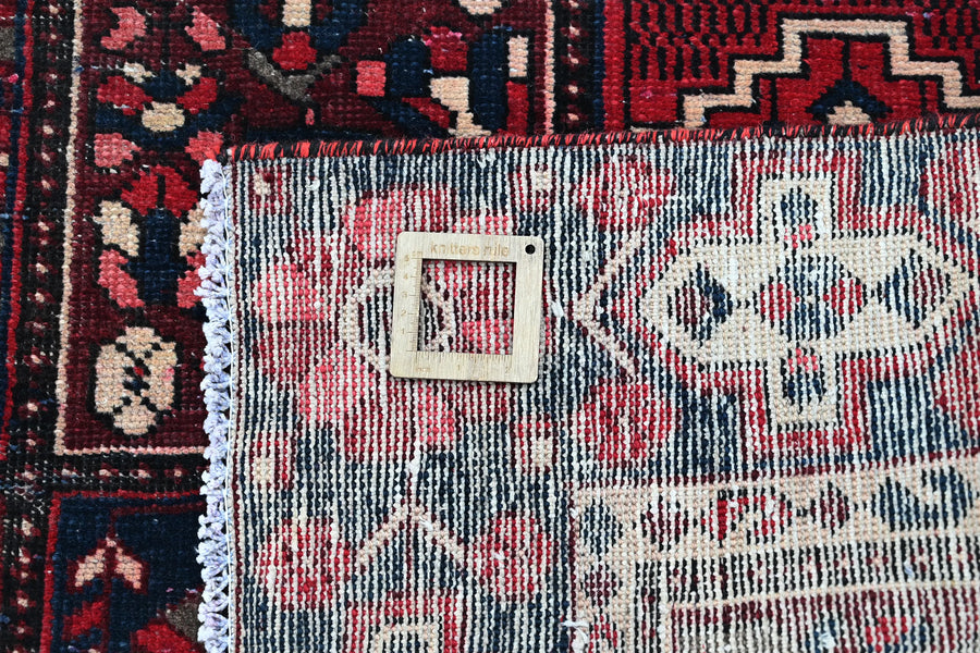 Vintage Bakhtiari Persian Rug – Crimson Khesti