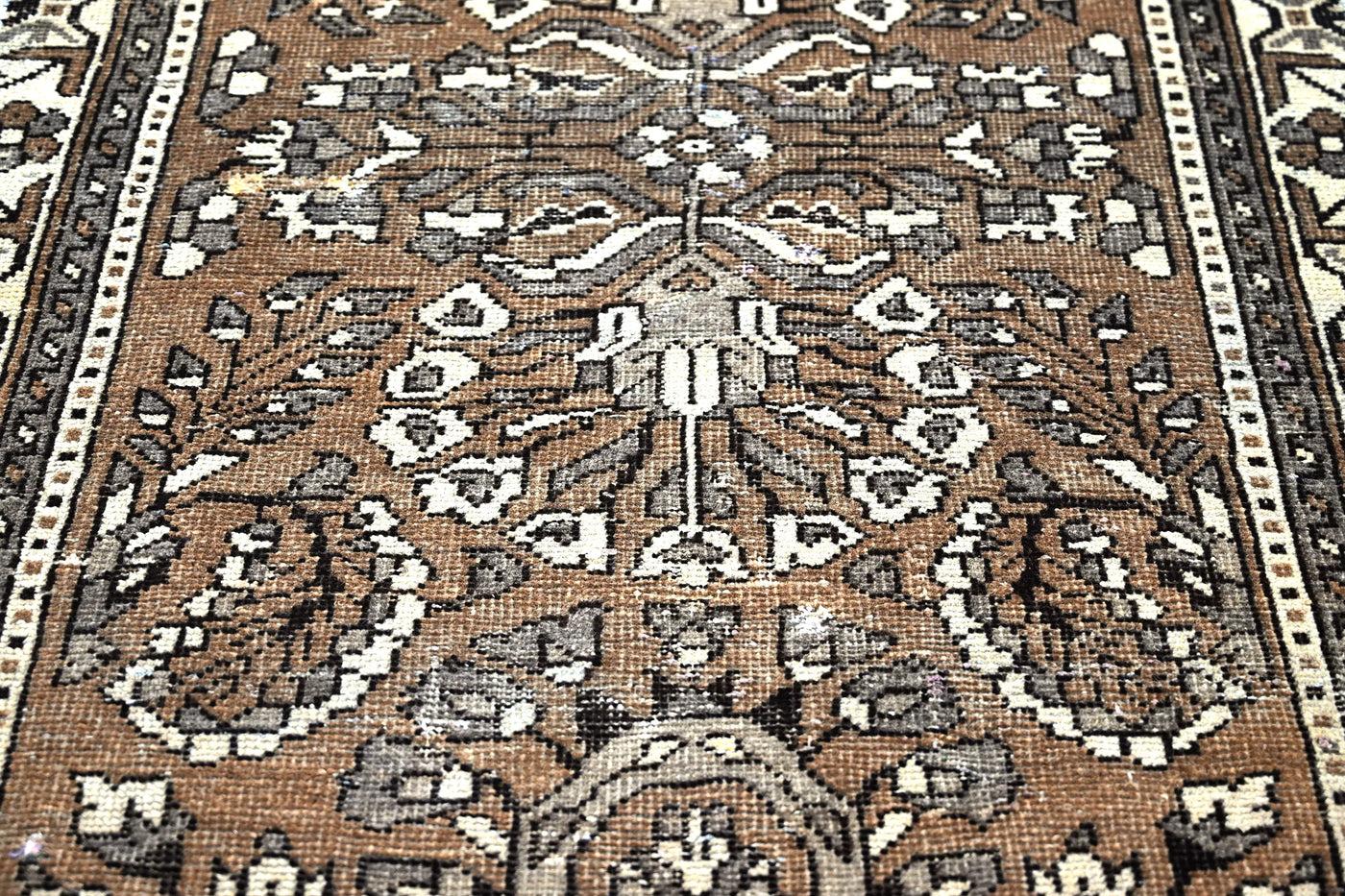 Vintage Ferdos Rug – Bronze Arbor