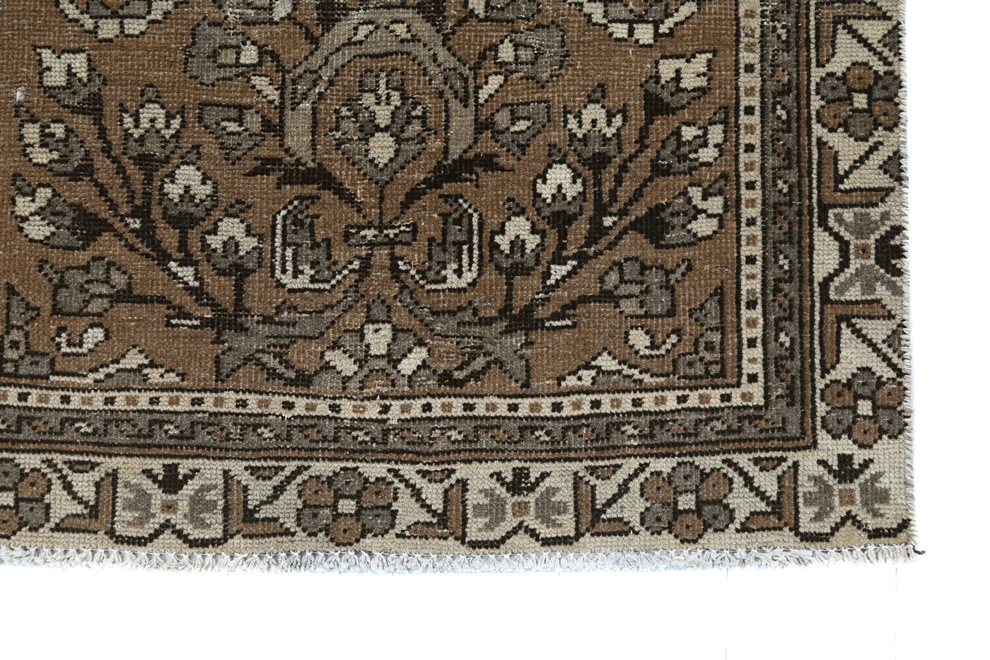 Vintage Ferdos Rug – Bronze Arbor