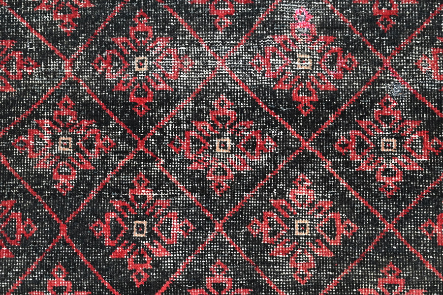 Vintage Baluchi Rug – Crimson Lattice