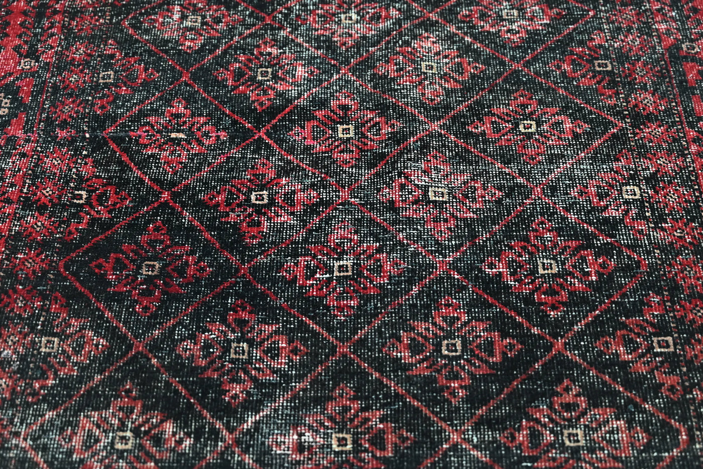 Vintage Baluchi Rug – Crimson Lattice