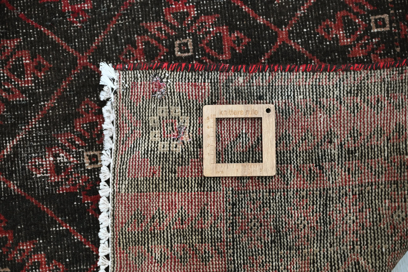 Vintage Baluchi Rug – Crimson Lattice