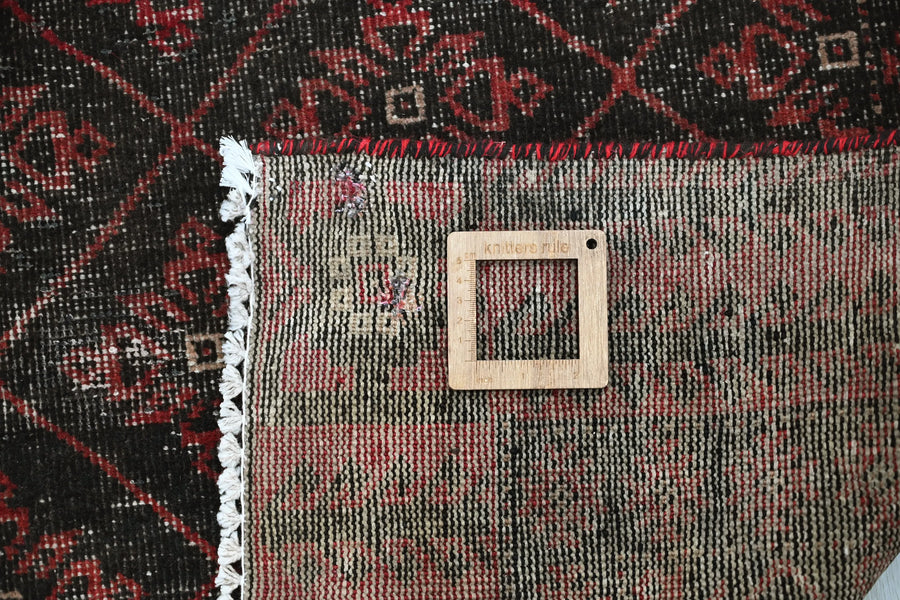 Vintage Baluchi Rug – Crimson Lattice