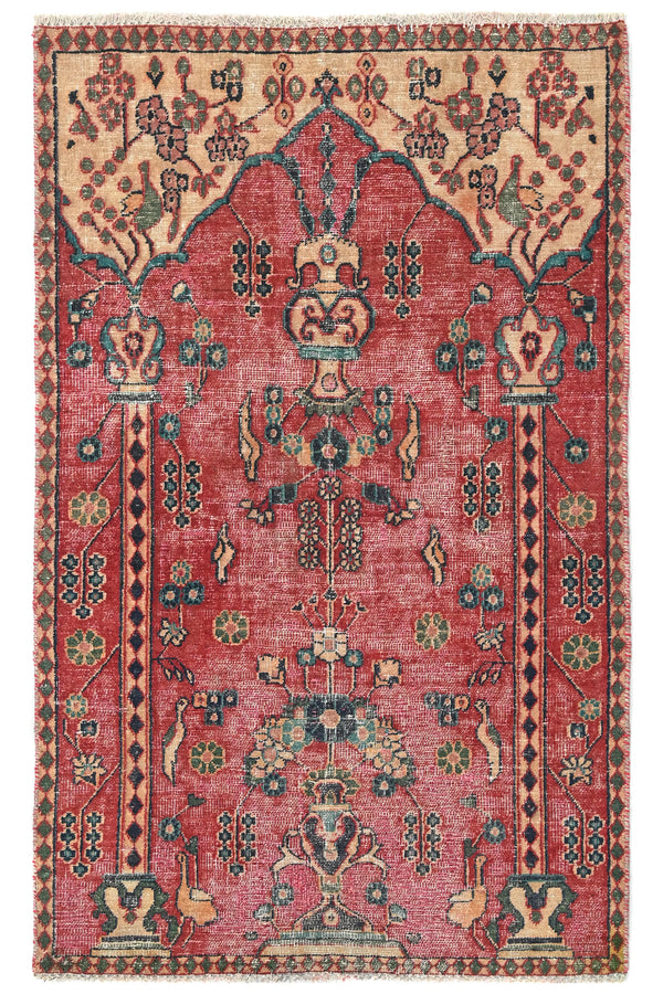 Vintage Kashan Rug – Ruby Mihrab