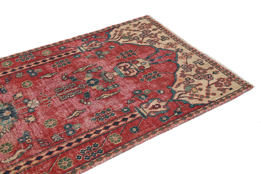 Vintage Kashan Rug – Ruby Mihrab