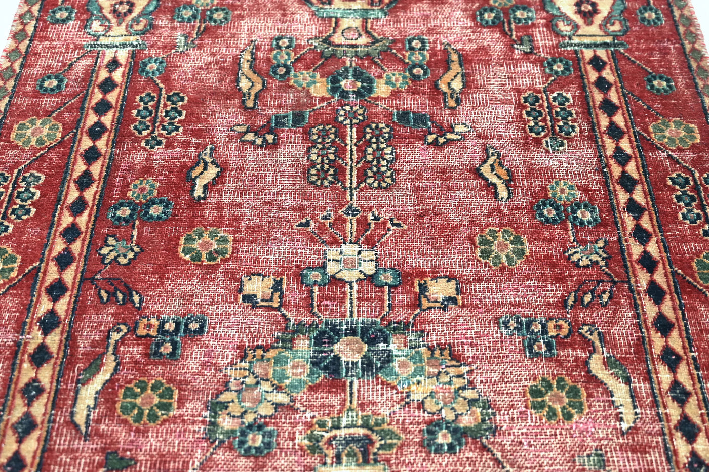 Vintage Kashan Rug – Ruby Mihrab