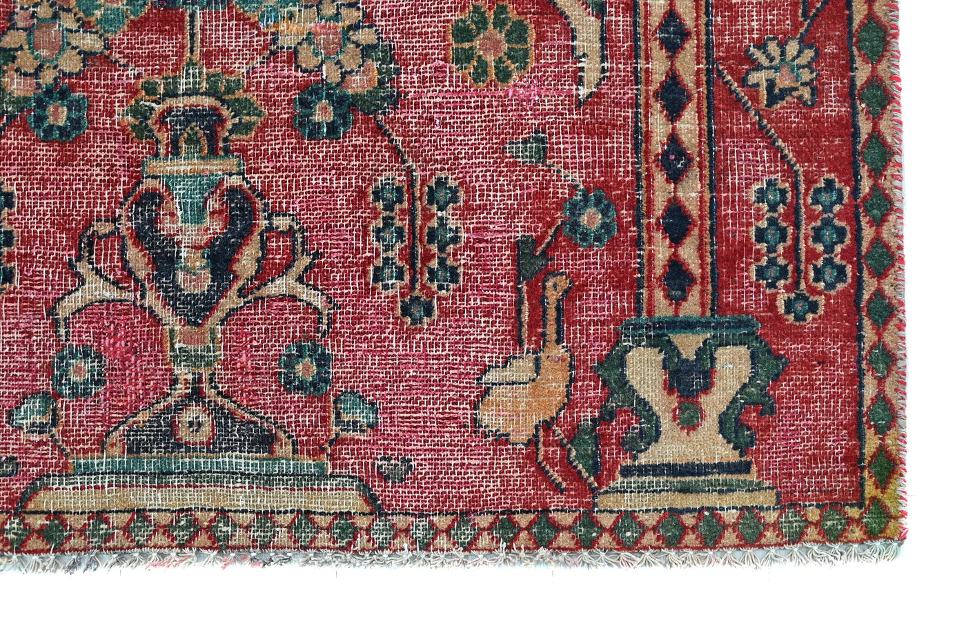 Vintage Kashan Rug – Ruby Mihrab