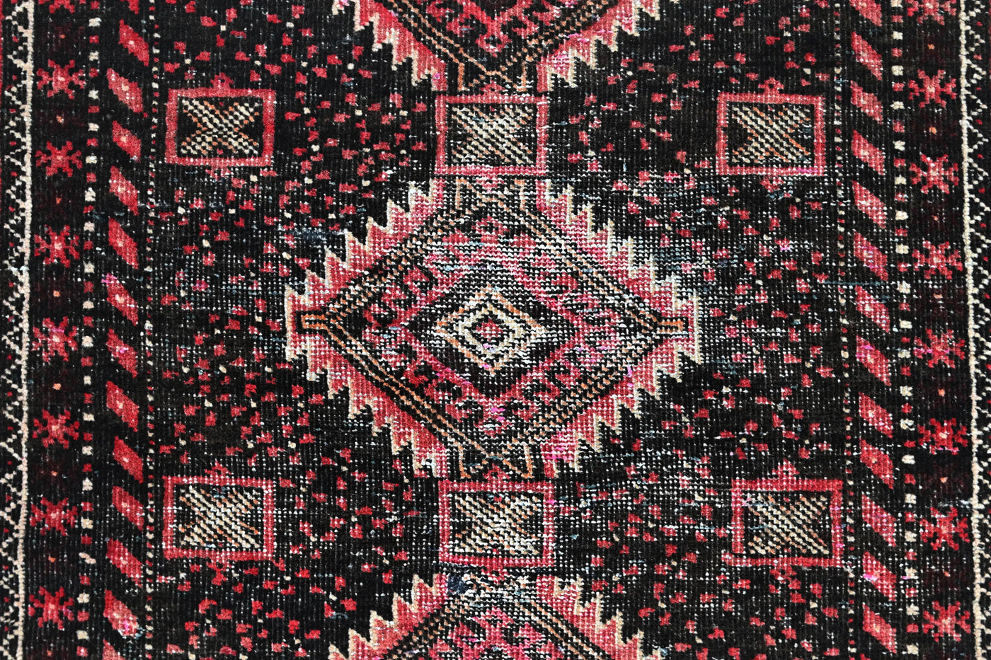 Vintage Baluchi Rug – Onyx Medallion