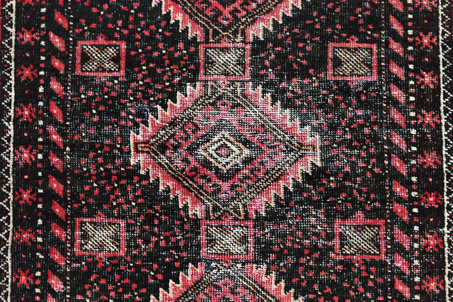 Vintage Baluchi Rug – Onyx Medallion