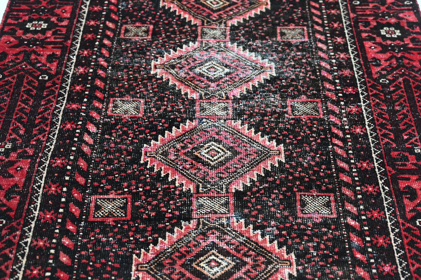 Vintage Baluchi Rug – Onyx Medallion