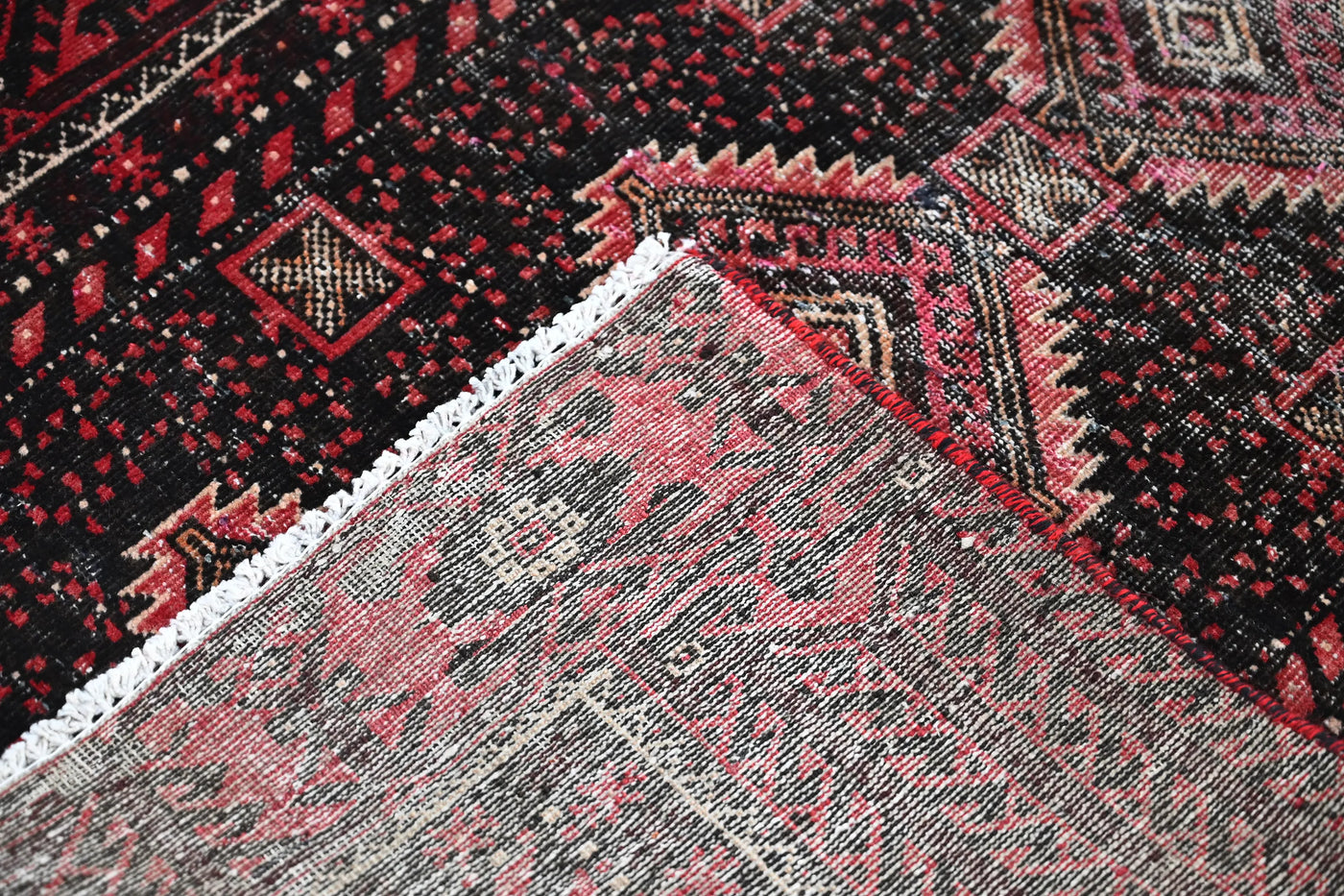 Vintage Baluchi Rug – Onyx Medallion
