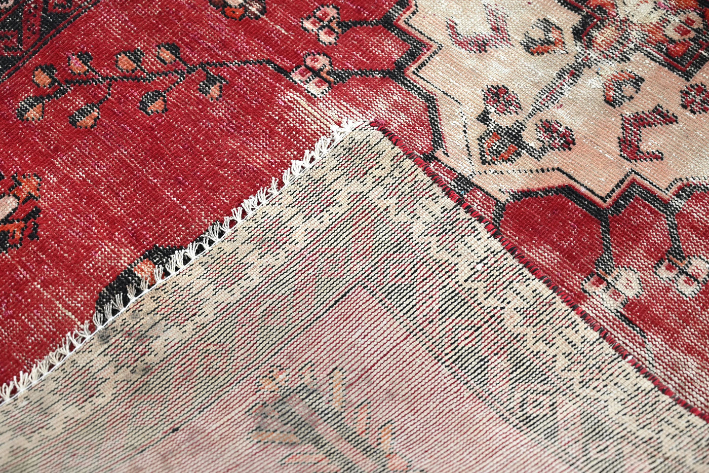 Vintage Lori Rug – Scarlet Medallion