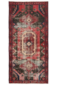 Vintage Shiraz Rug – Crimson Citadel