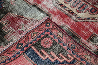 Vintage Shiraz Rug – Crimson Citadel