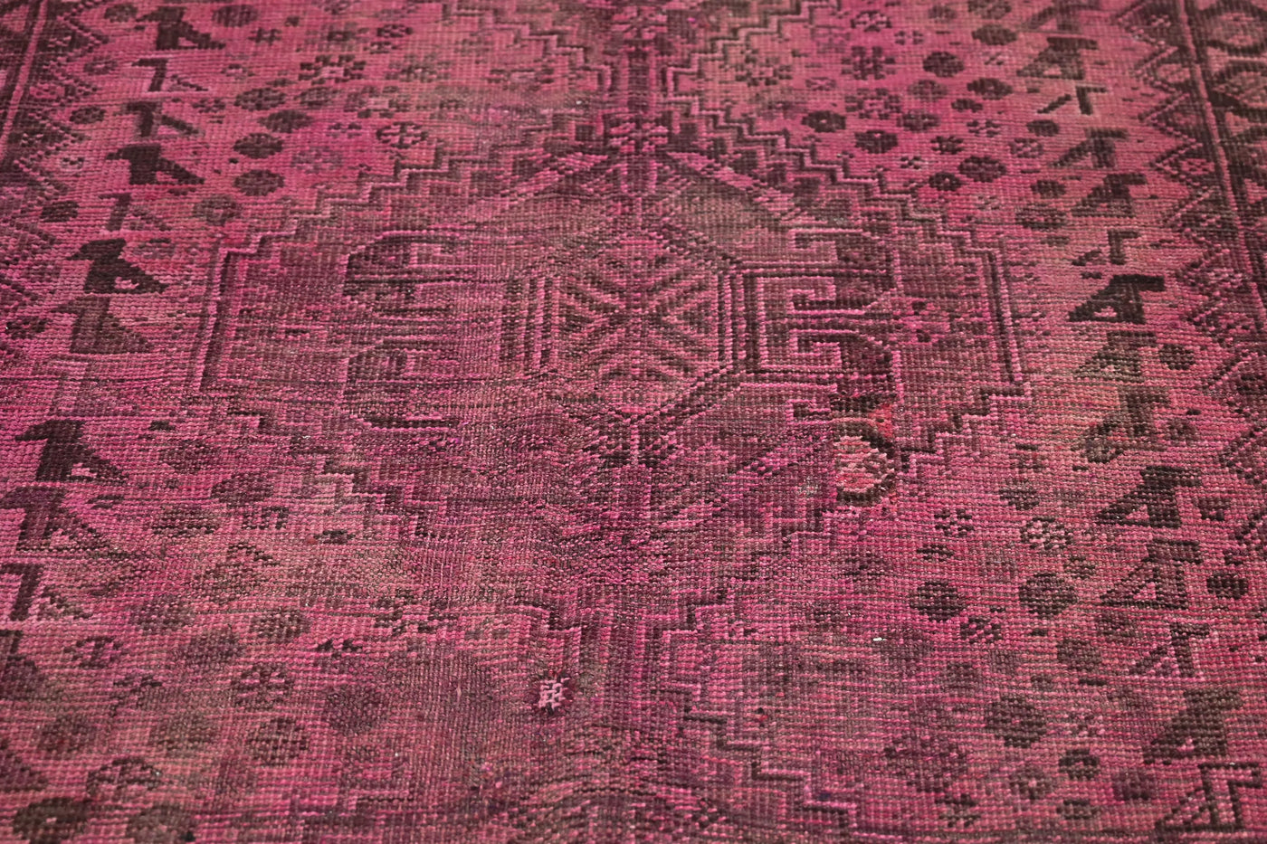 Vintage Shiraz Rug – Plum Pinnacle