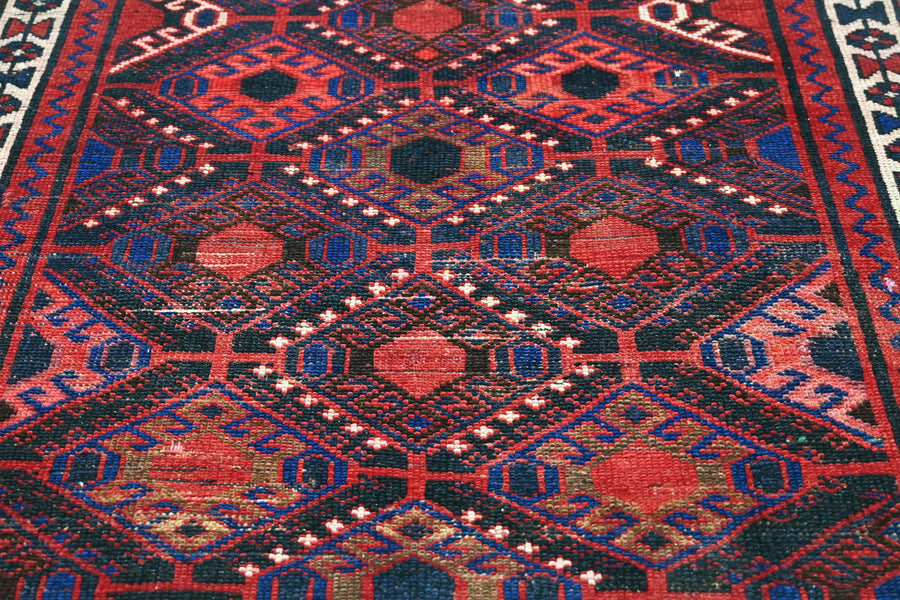 Vintage Shiraz Rug – Ruby Diamond