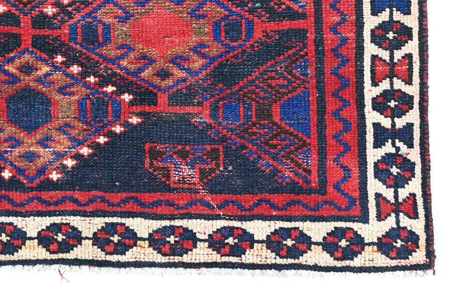 Vintage Shiraz Rug – Ruby Diamond