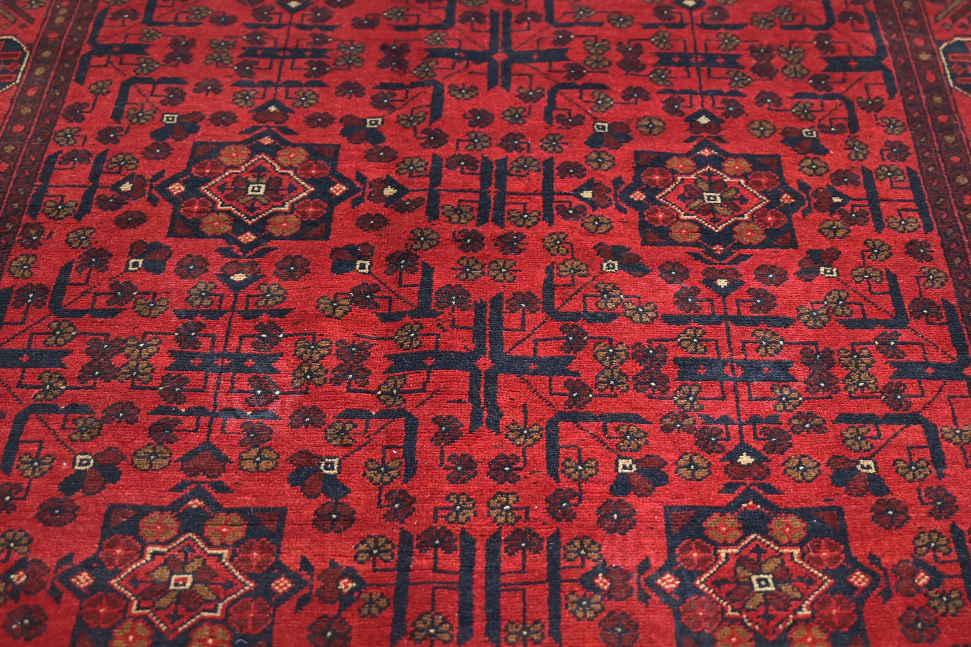 Khal Mohammadi Afghan Rug – Ruby Medallion
