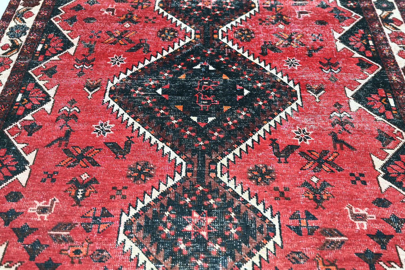 Vintage Shiraz Rug – Obsidian Diamond