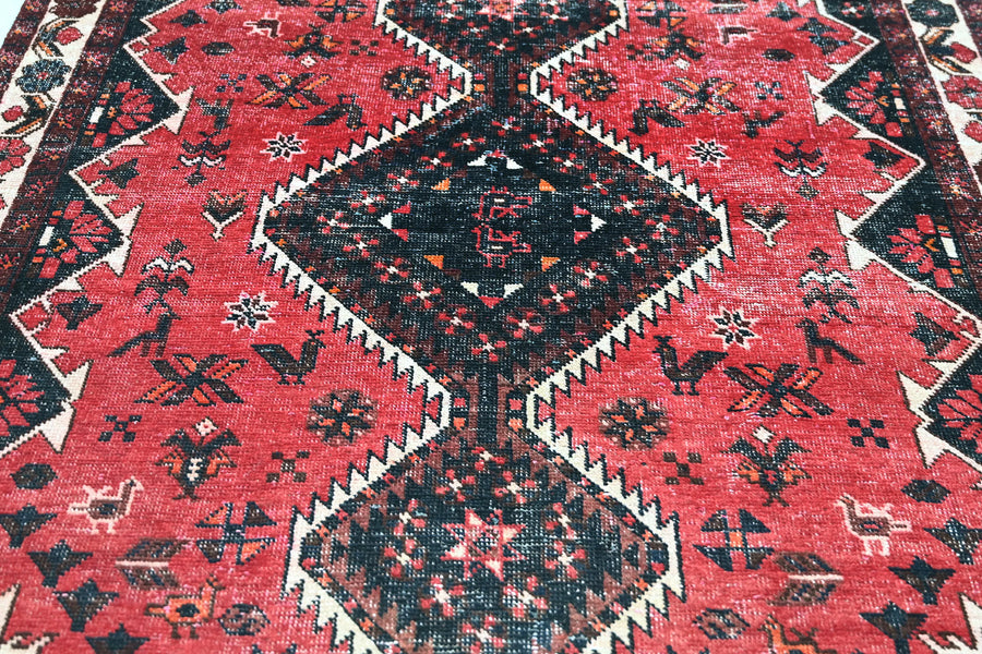 Vintage Shiraz Rug – Obsidian Diamond