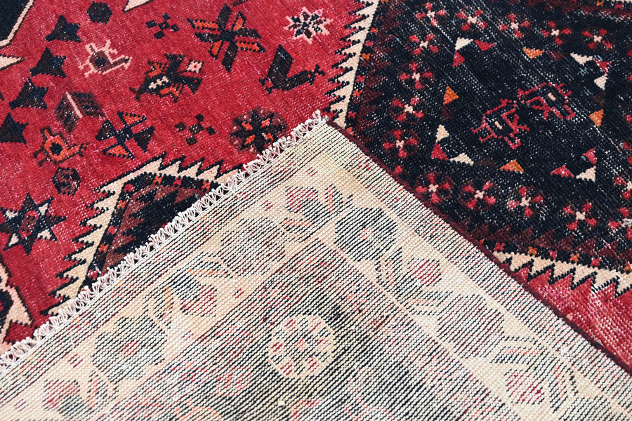 Vintage Shiraz Rug – Obsidian Diamond