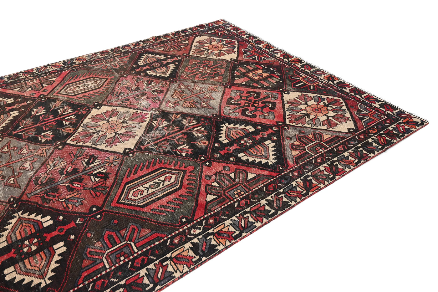 Vintage Bakhtiari Rug – Diamond Garden
