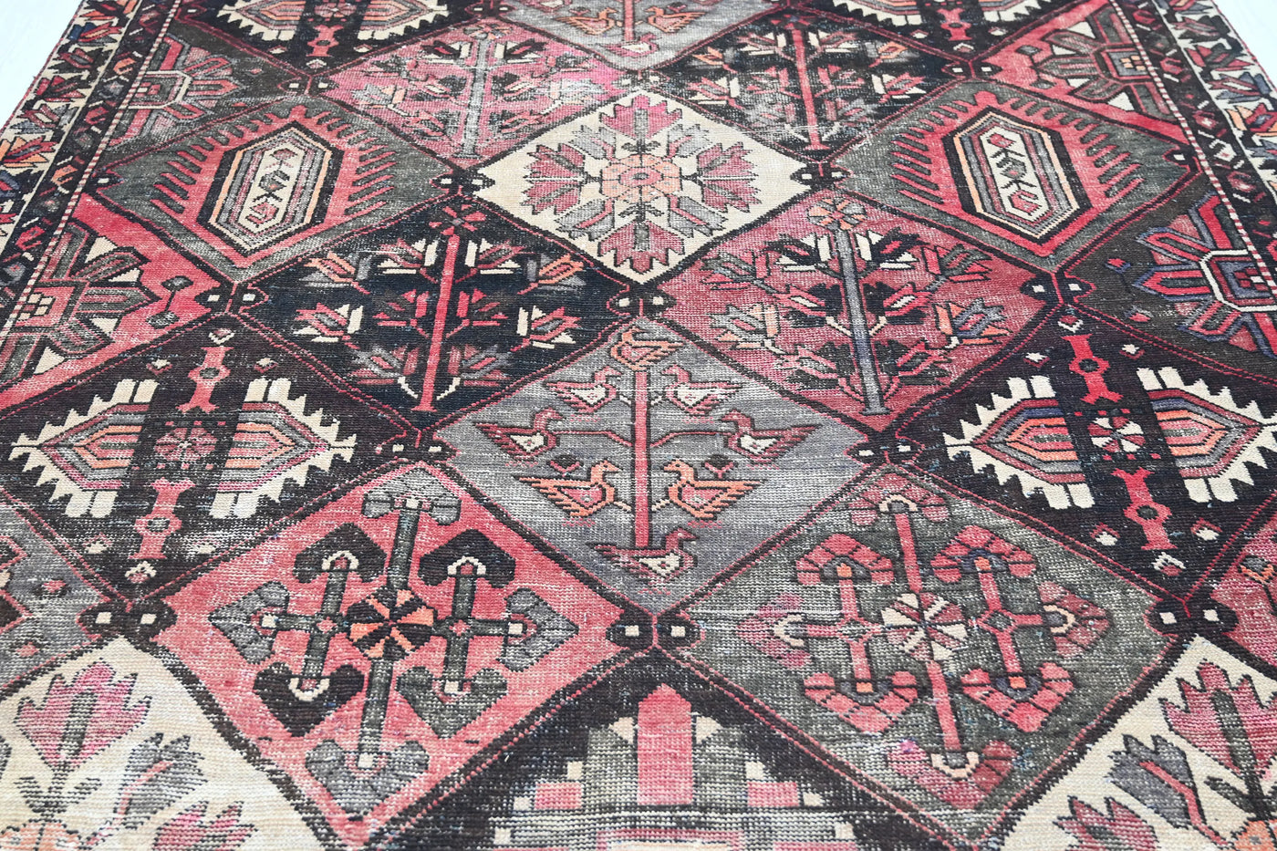 Vintage Bakhtiari Rug – Diamond Garden