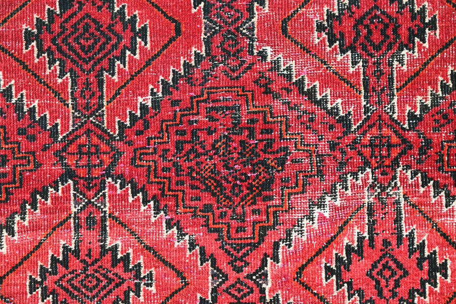Vintage Baluchi Rug – Crimson Diamond