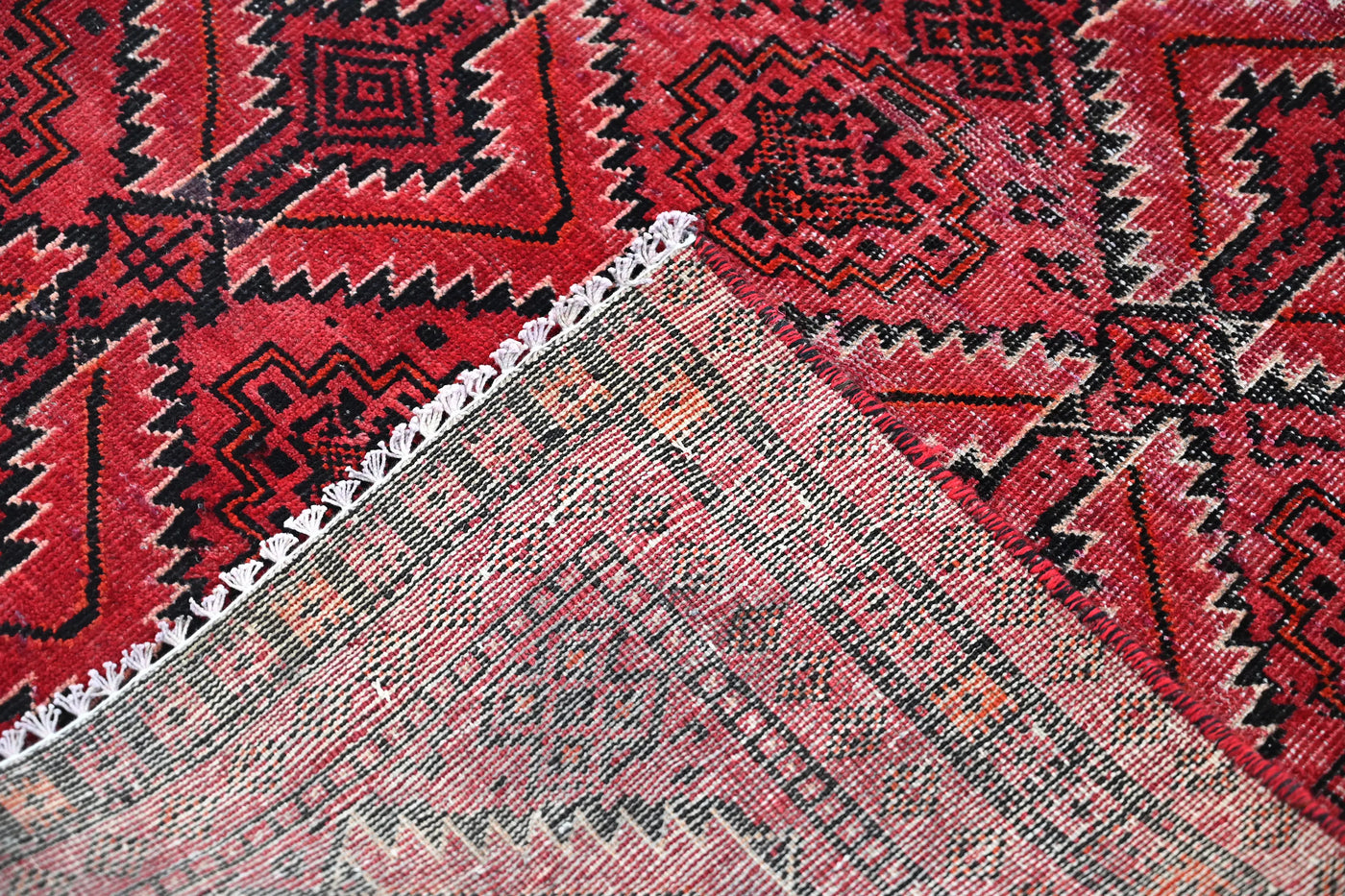 Vintage Baluchi Rug – Crimson Diamond